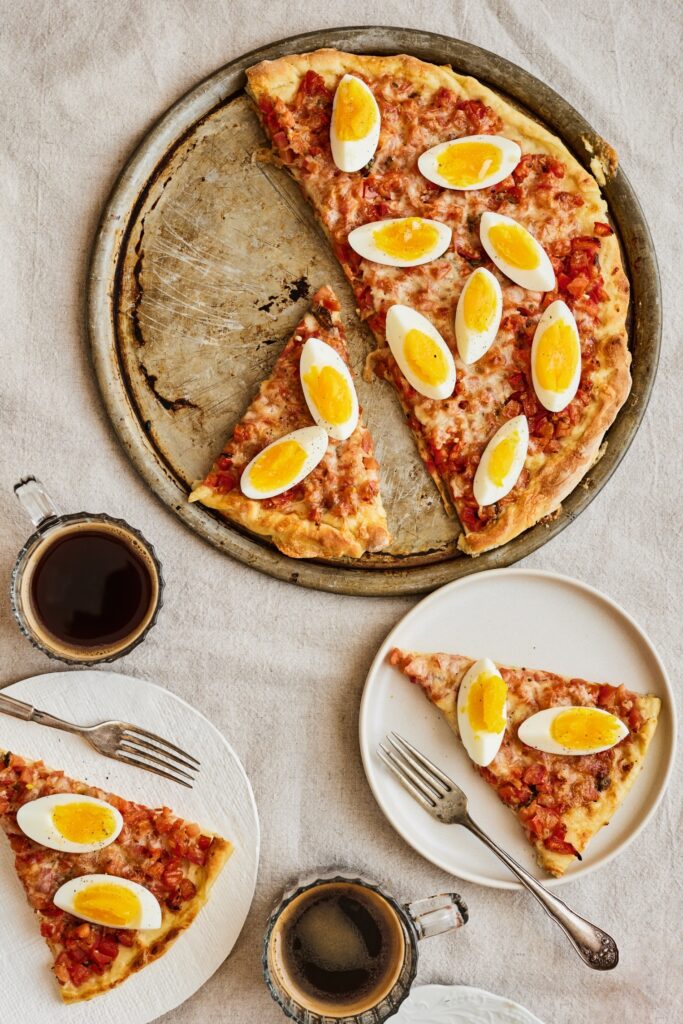 Pizza déjeuner aux œufs & à la bruschetta Fédération des producteurs d’œufs du Québec