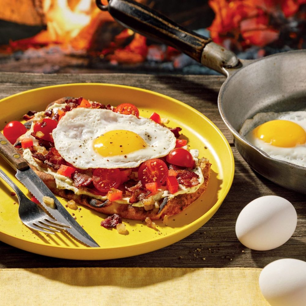 Pizza-naan aux oeufs sur la braise