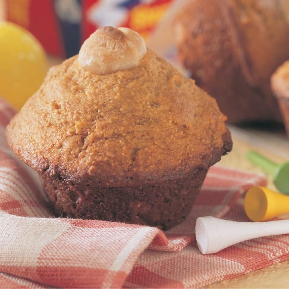 muffins-a-la-melasse-et-aux-noix-de-macadam